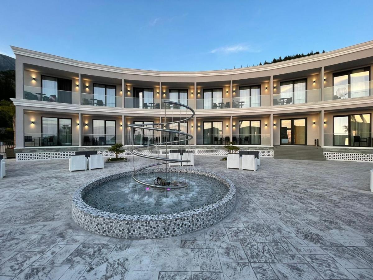 Ebbi Hotel Dhermi Exterior photo