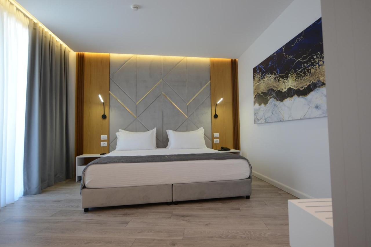 Ebbi Hotel Dhermi Exterior photo
