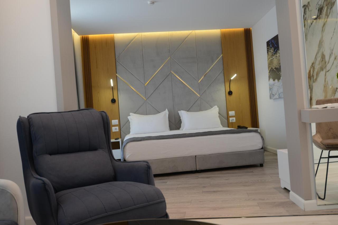 Ebbi Hotel Dhermi Exterior photo