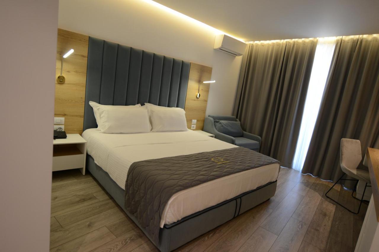 Ebbi Hotel Dhermi Exterior photo