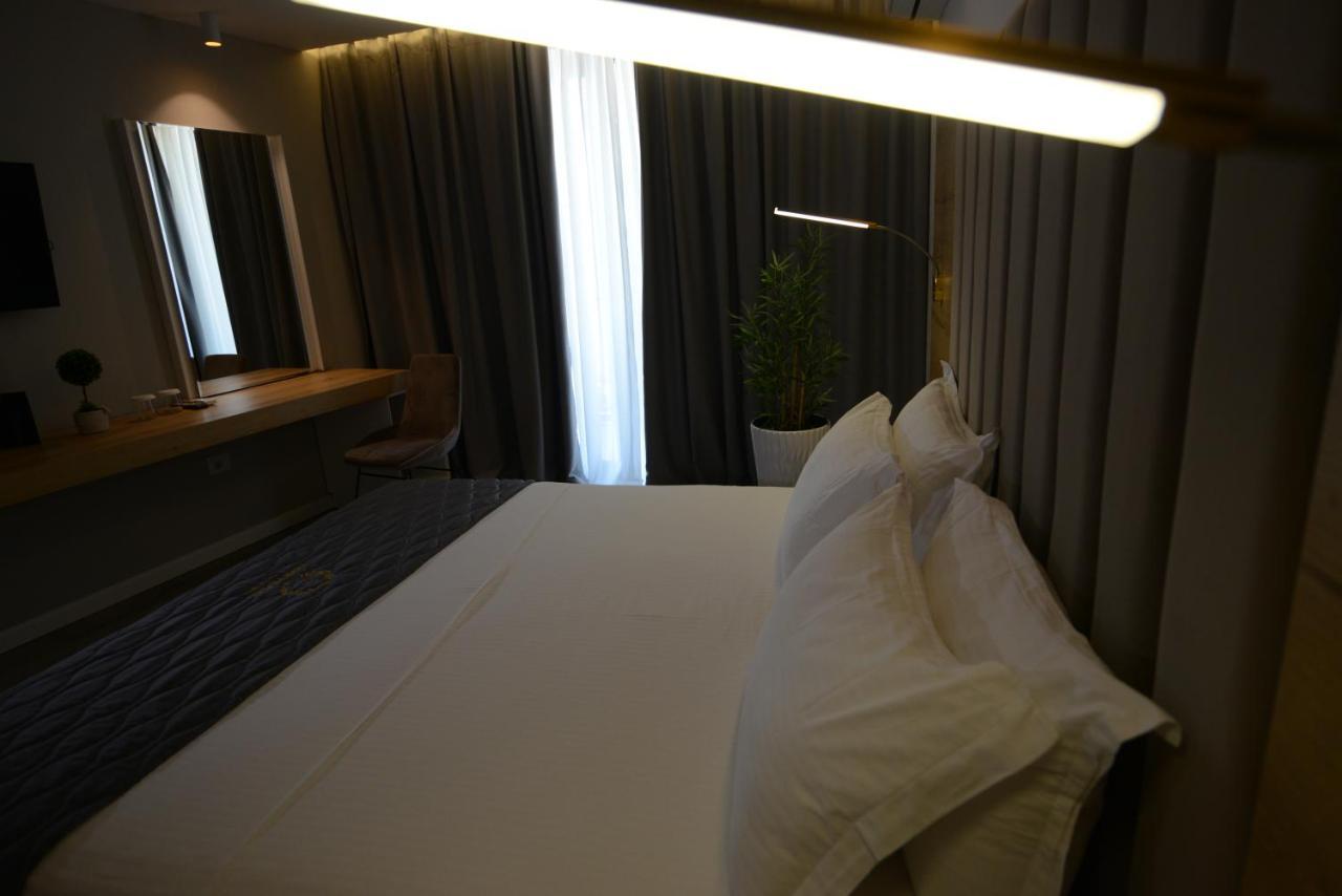 Ebbi Hotel Dhermi Exterior photo