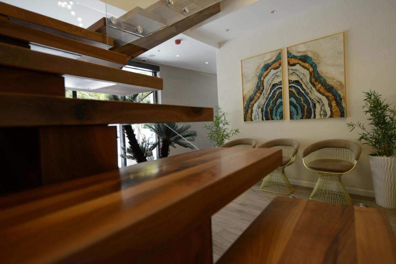 Ebbi Hotel Dhermi Exterior photo