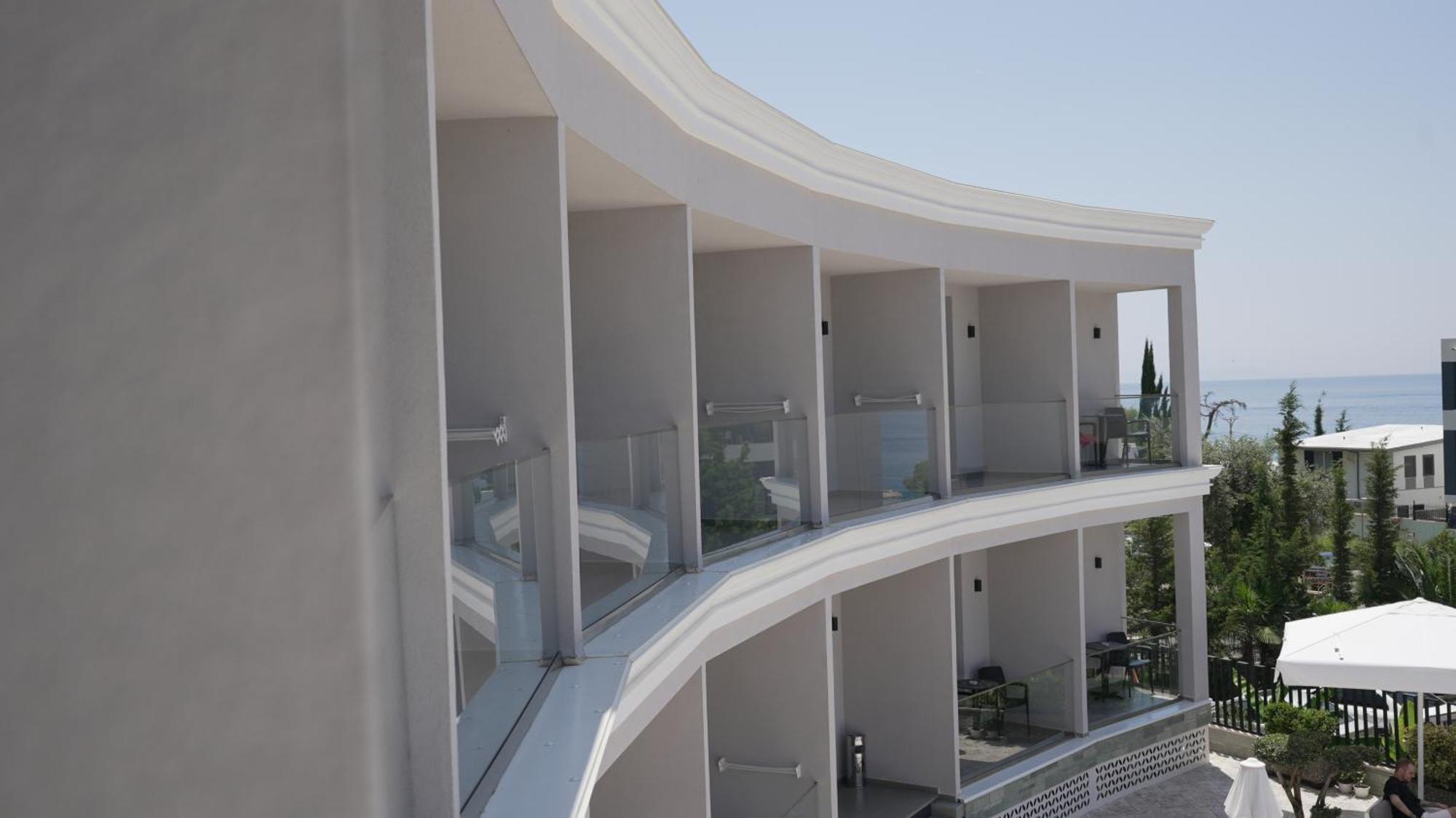 Ebbi Hotel Dhermi Exterior photo