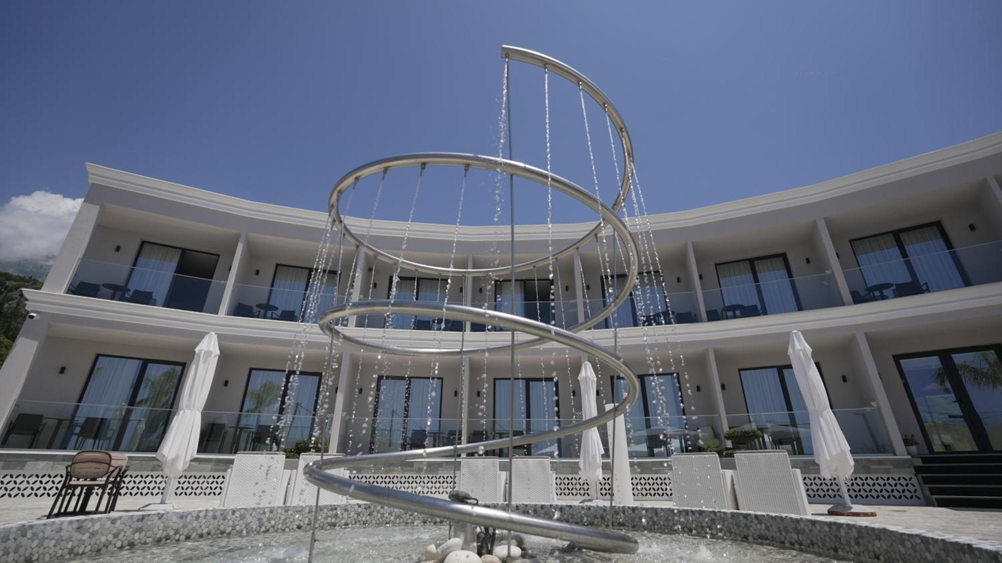 Ebbi Hotel Dhermi Exterior photo